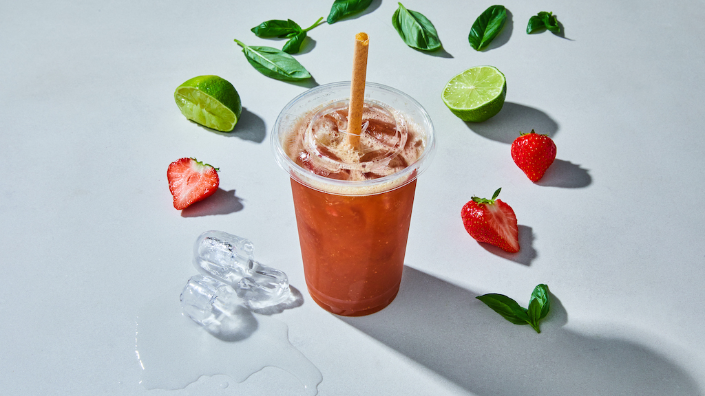 Oliver Green | Iced Drinks | Strawberry Basil Cooler © Kubilay Altintas
